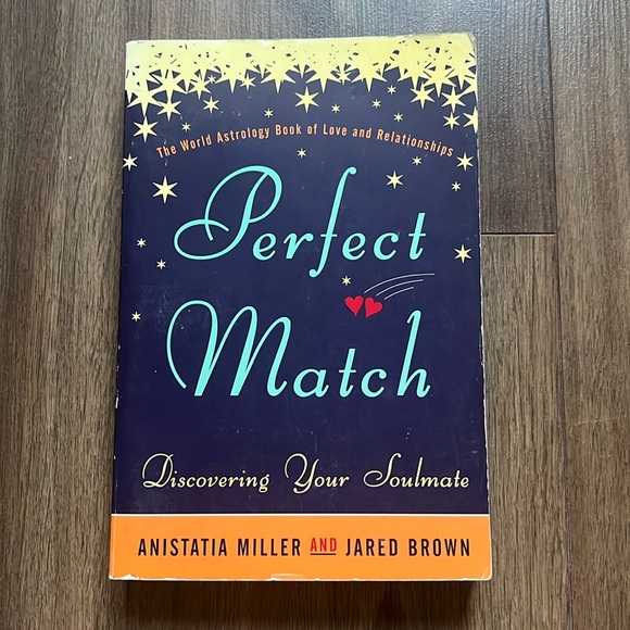 Perfect Match - World Astrology Book of Love and Relationships - Picture 1 of 2